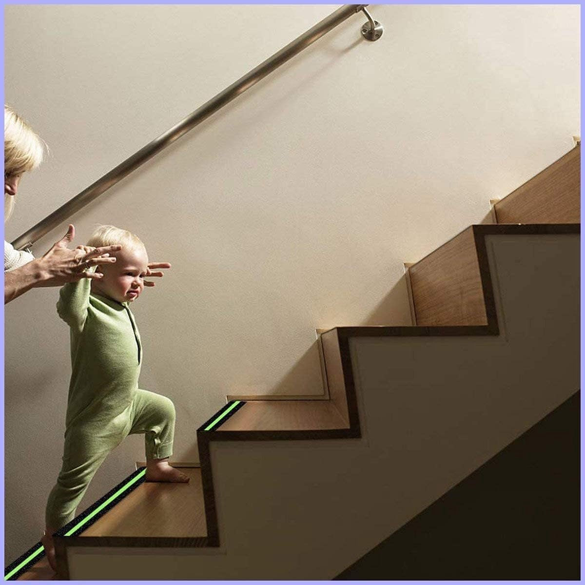 Roll Anti-slip adhesive tape - Stair tape - with glow-in-the-dark light film - Anti-slip Griptape - Glowing in the Dark - safety tape for stairs, ladders, slippery floors, indoors and outdoors - Safety tape - 5 m x 5 cm