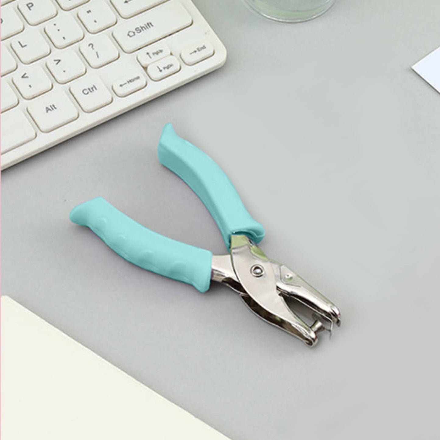 Tyidzon Single Hole Punch, Paper Punch Small Hole Paper Punch for Crafts, Scrapbooks, Handheld Hole Puncher for Paper Crafts in Home, Office, Classroom Green