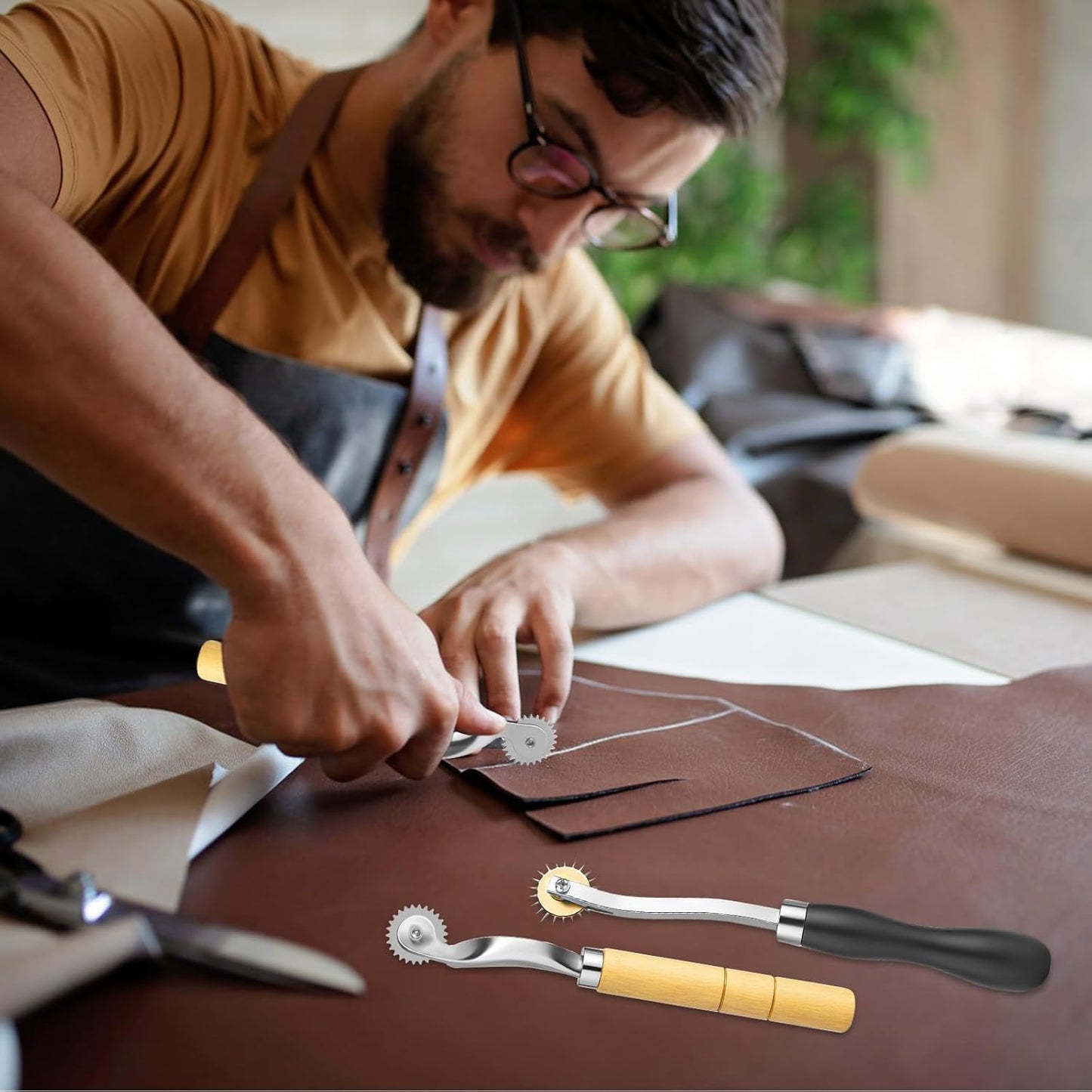 Tracing Wheel 2PCS Professional Stitch Marking Spacer 4mm and 2mm Leather Needle Point Tracing Wheels with Wooden Handle for Arts and Leather Crafts