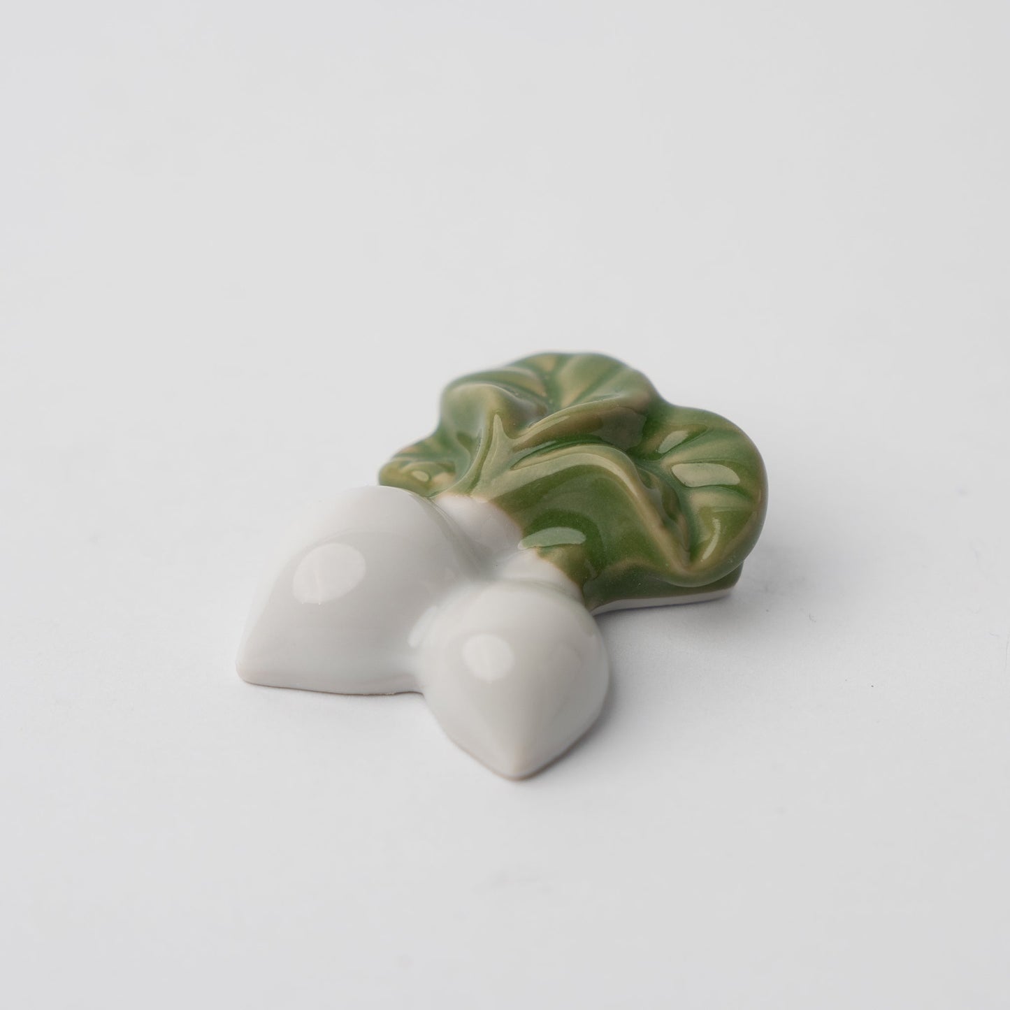 Chopstick Rest White & Green Radish
