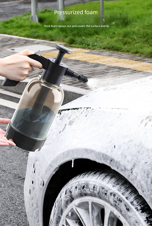 White 2L Handheld Car Wash Foam Sprayer Pump Action Pressure Cannon with 2 Nozzles